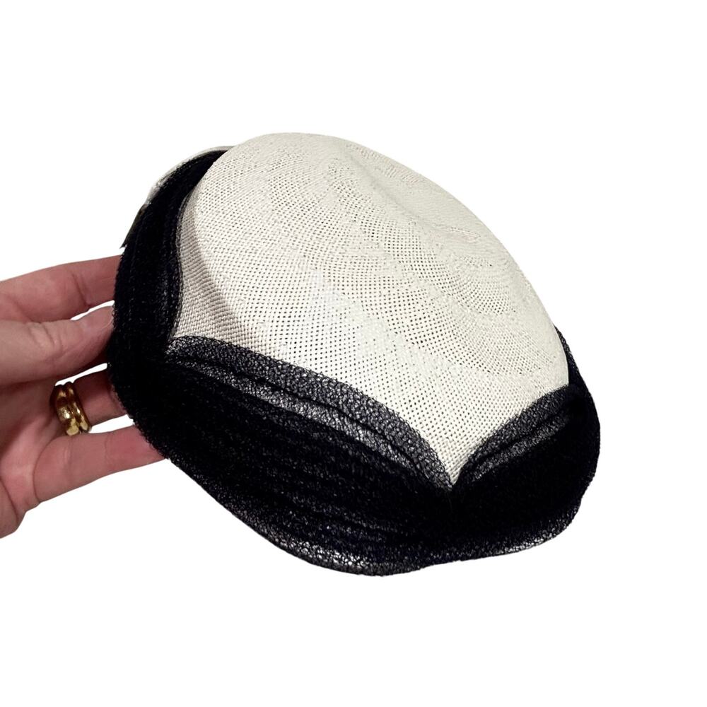 Vintage Mid Century Halle Bros Co White straw hat black netting & velvet bow - Picture 2 of 9